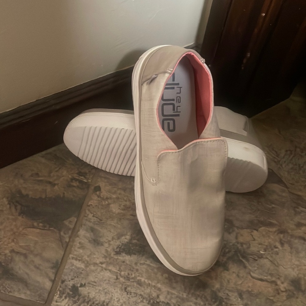 Hey Dude Booties tan size 9 women’s